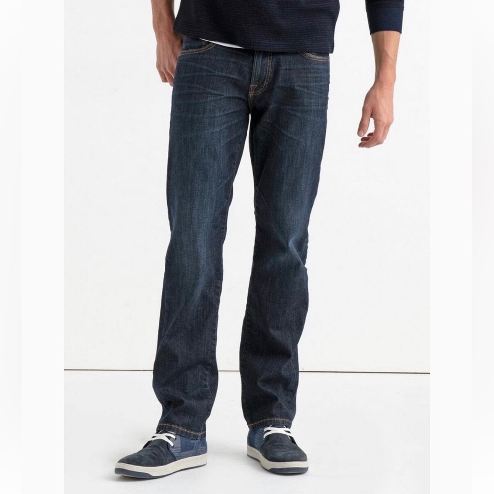 Lucky Brand 221 original straight denim jeans. Dark wash. 29x32